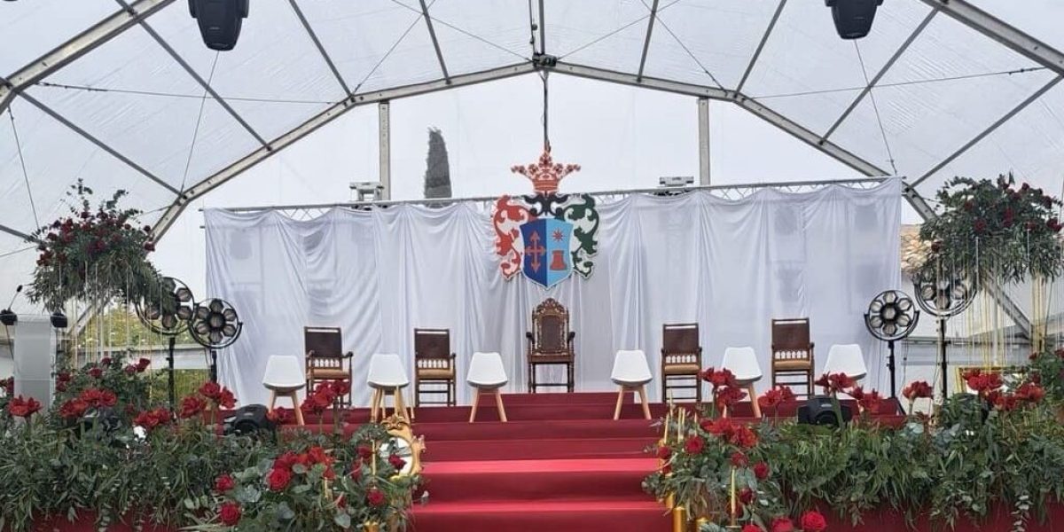 escenario coronación-virgen-2024